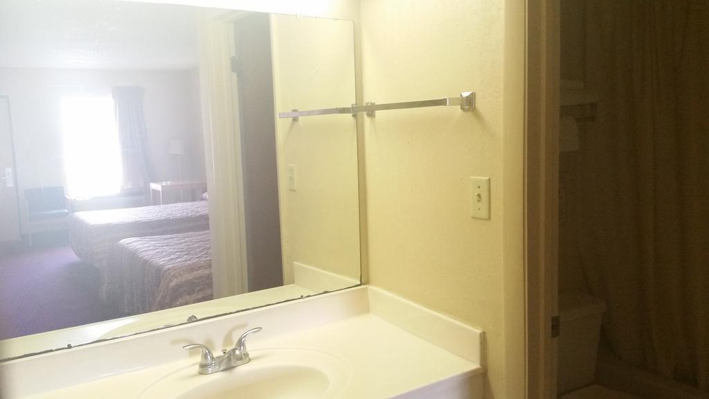 Royal Inn Alachua Room photo