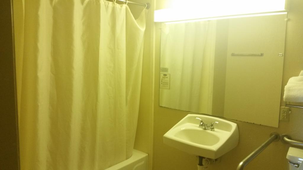 Royal Inn Alachua Room photo